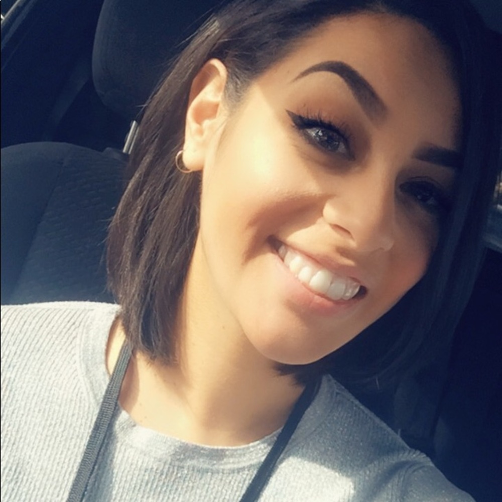 Meet your Posher, Alyssia